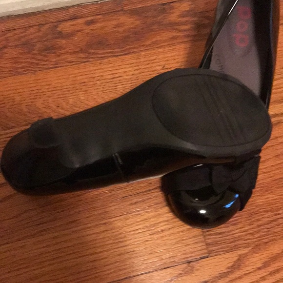 Pop patent leather dress heels w bow accent - Picture 3 of 4